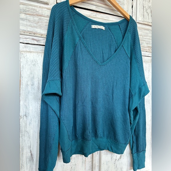 We the Free long sleeve V neck Thermal Tee, GUC, Small - Picture 2 of 6